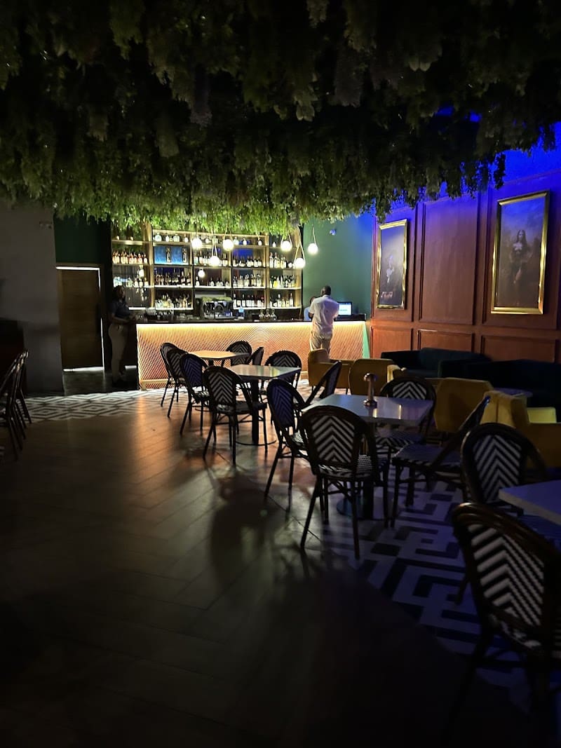 787 Gastro Bar