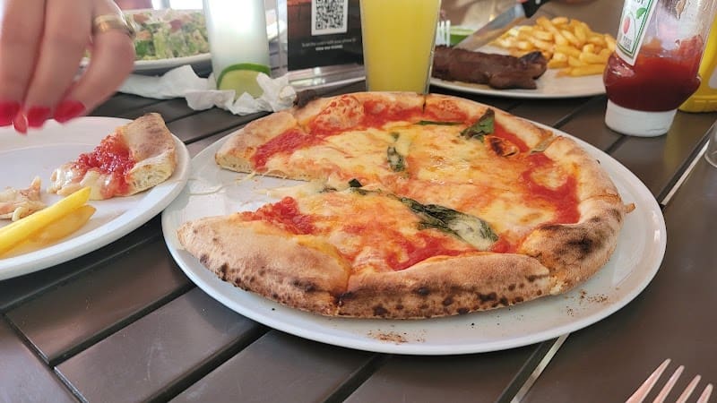 Bella Napoli Pizzeria & Restaurant
