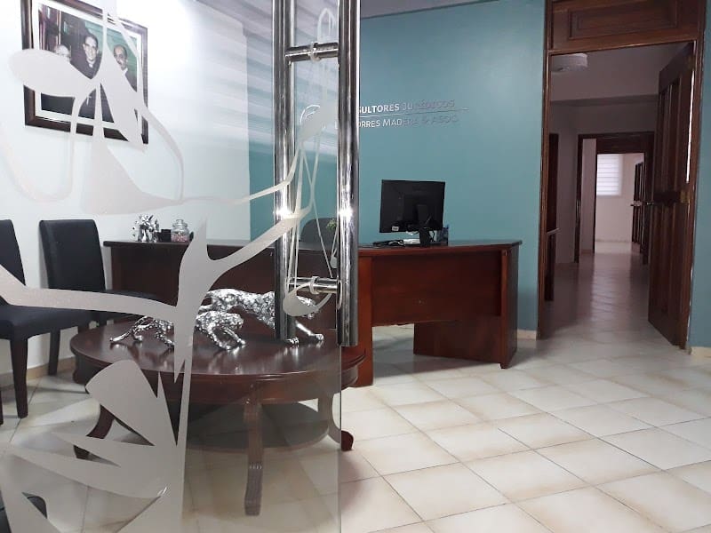 CONSULTORES JURIDICOS LIC. TORRES MADERA & ASOCIADOS