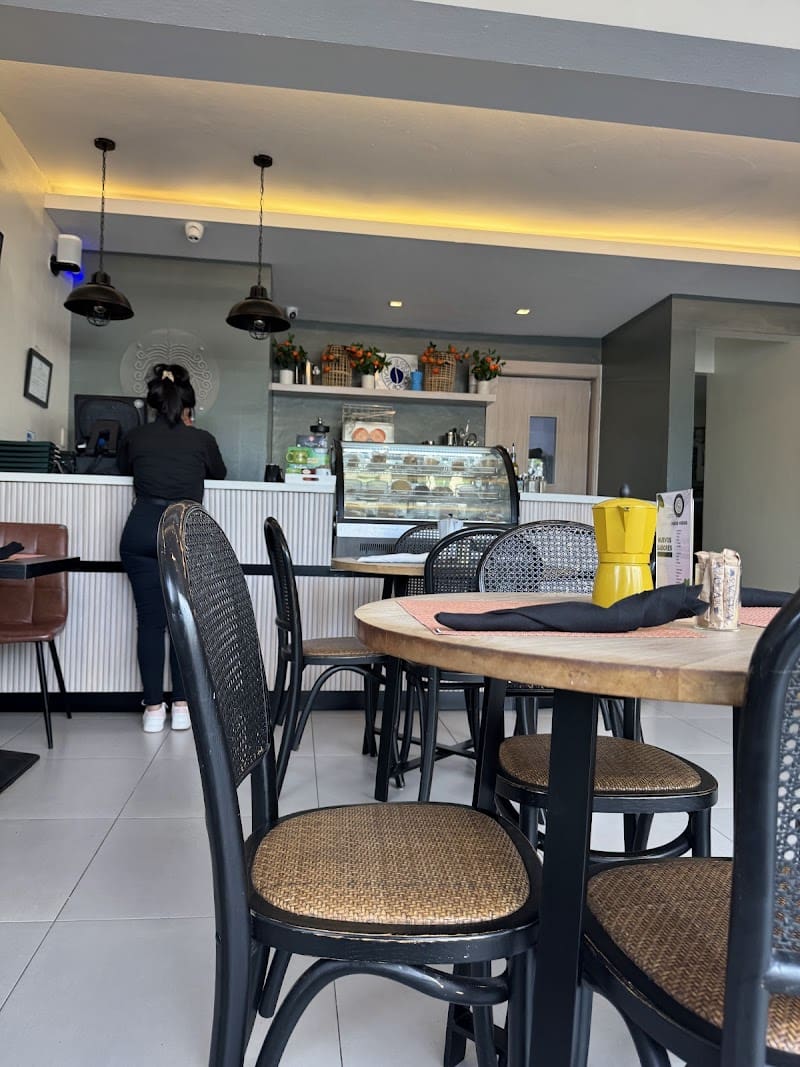 Cafe CMV