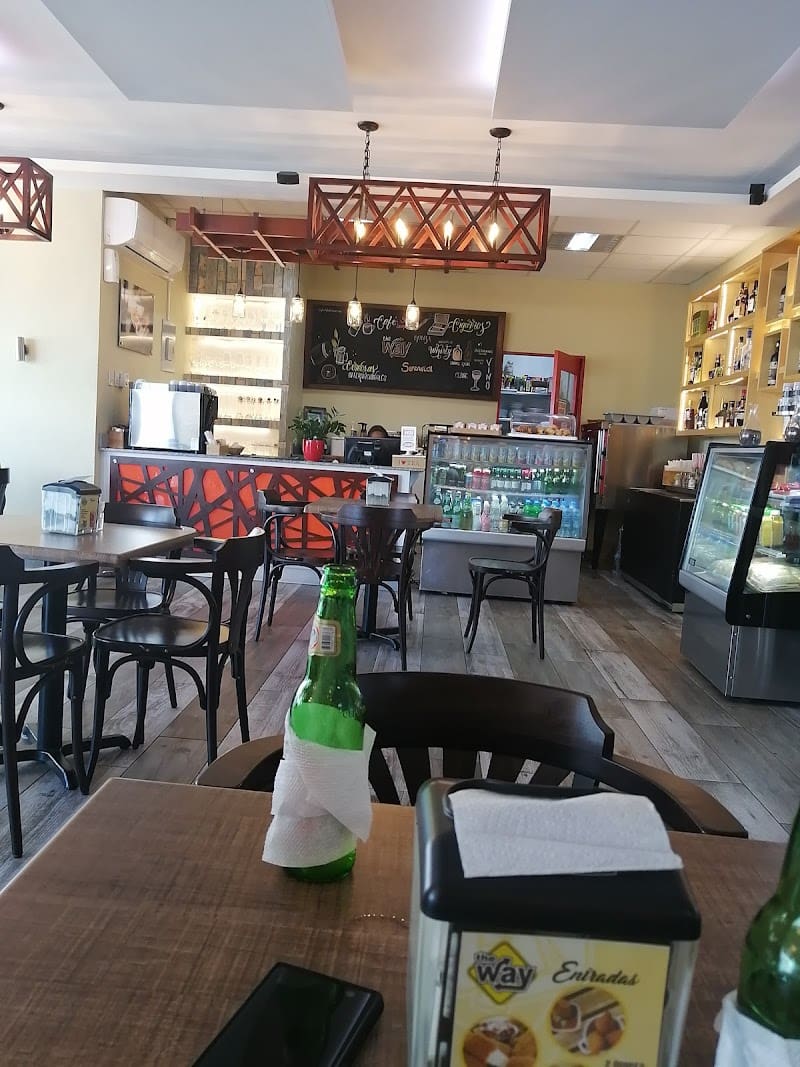 Cafe – Food Shop – Snacks – Cigars – La Carretera