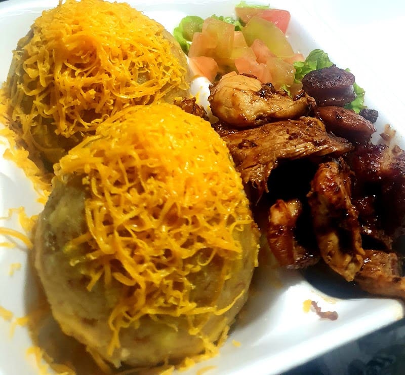 El Rincon De La Pierna Y El Mofongo / El toque de Ángel