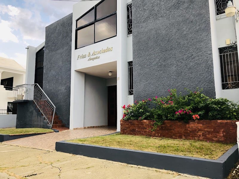 Frias & Asociados: Abogados Consultores