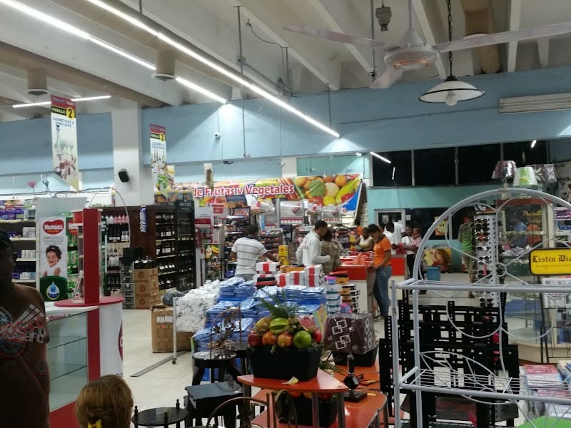 Hipermercado Nueva Visión y Cafetería Nueva Visión