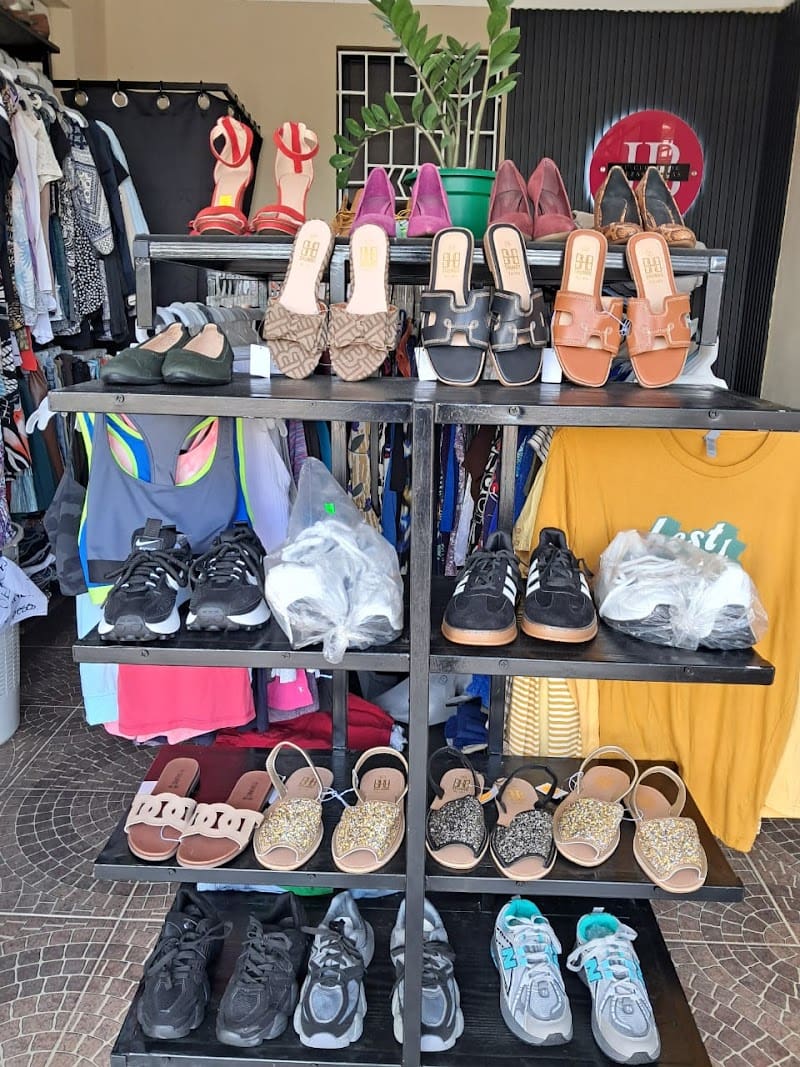JB tu closet de piezas unica(ropa de paca)