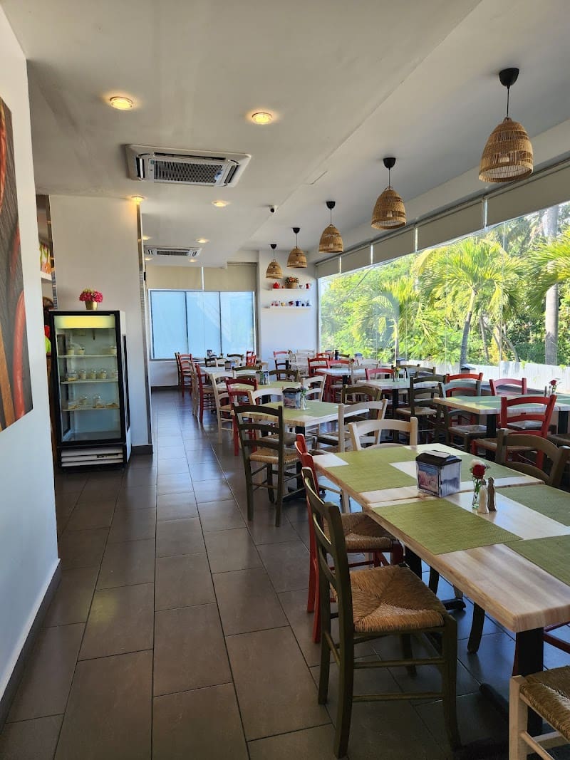 Le Café Restaurant pop