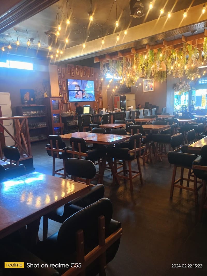 PHIBBII BAR AND RESTAURANT