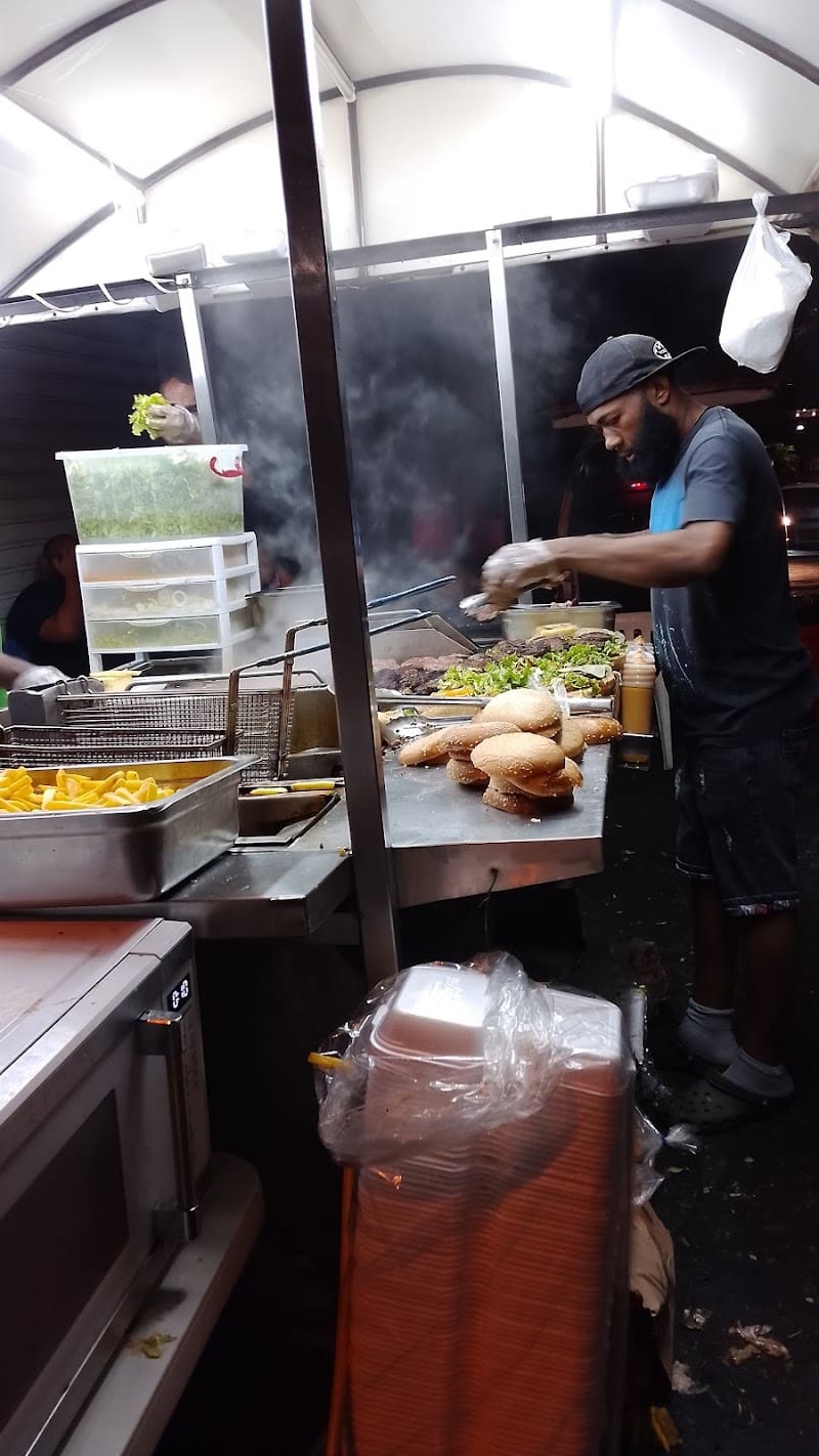 Pocho’s Fast Burgers