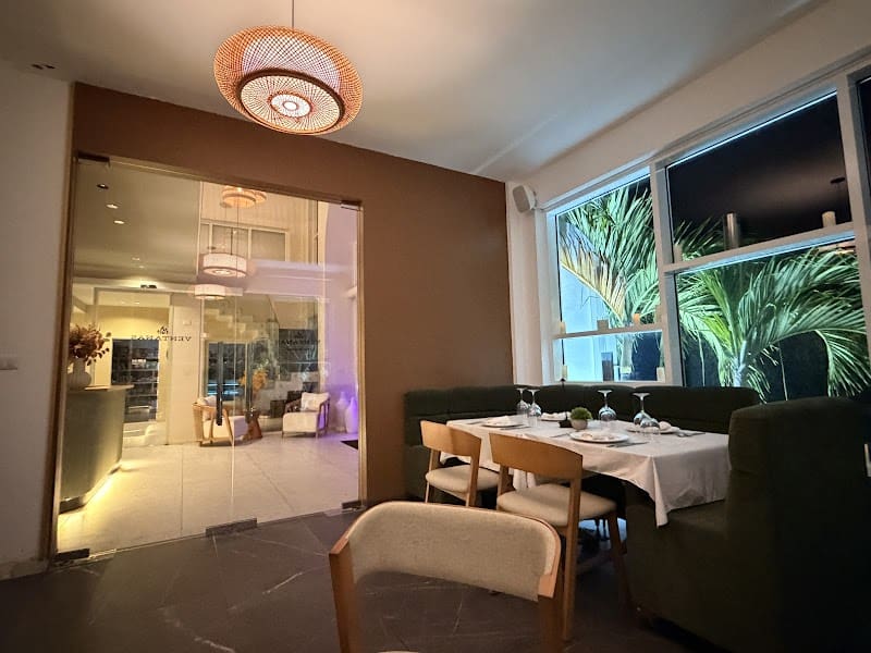 Ventanas Bar & Restaurant